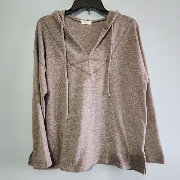 Bucketlist Lightweight Hooded Long Sleeve - Picture 1 of 10